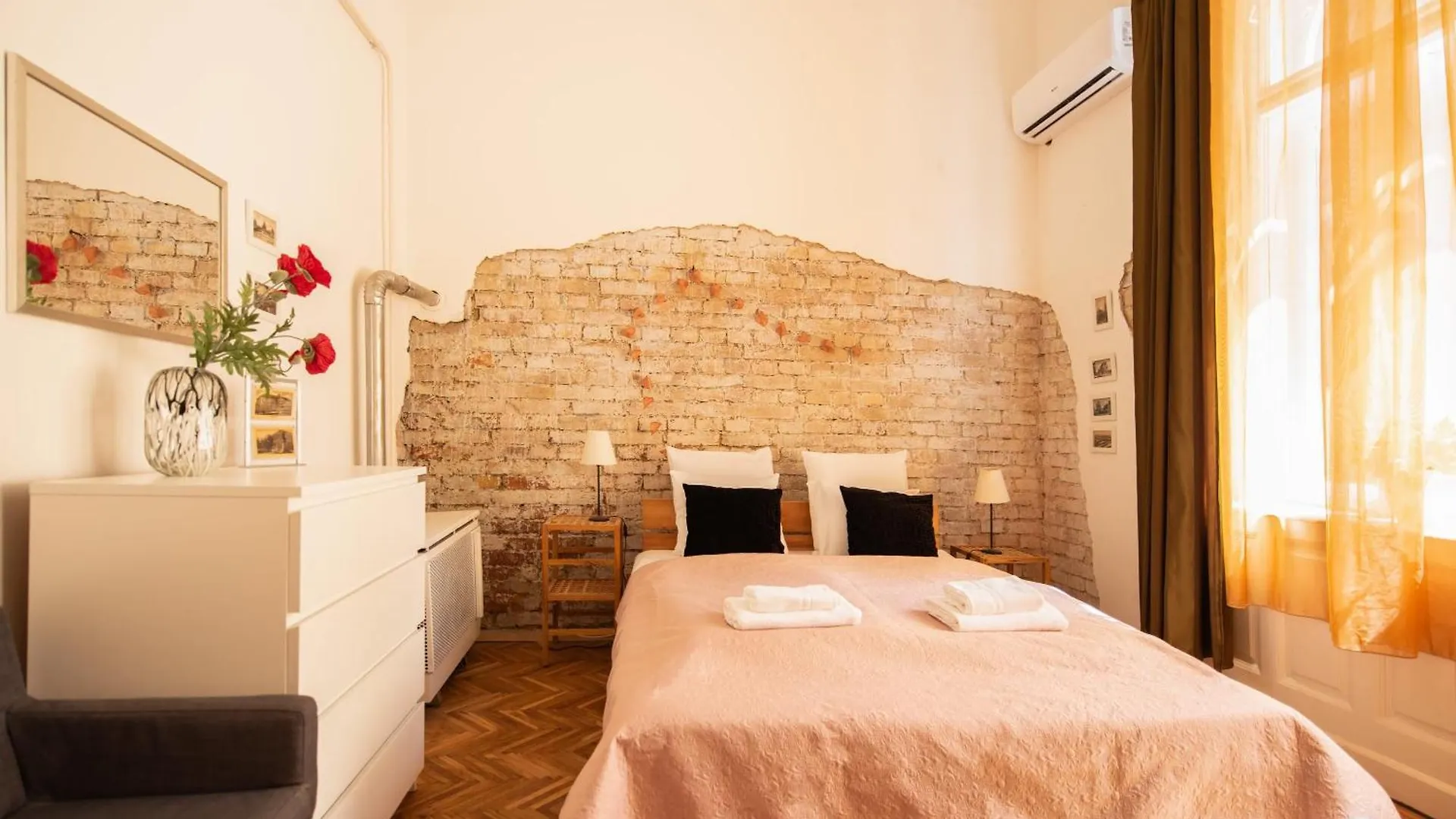 Ultra Central Cosy Ac Apartment Budapest